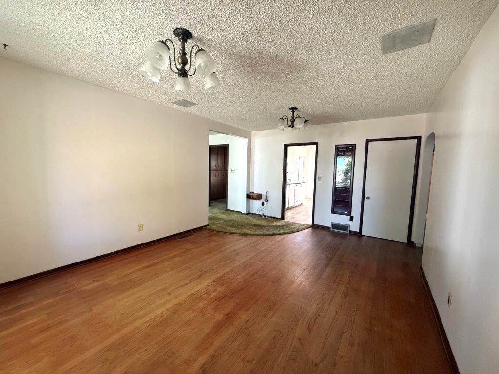 20 206 1st Ave. East, Eatonia- L202662
