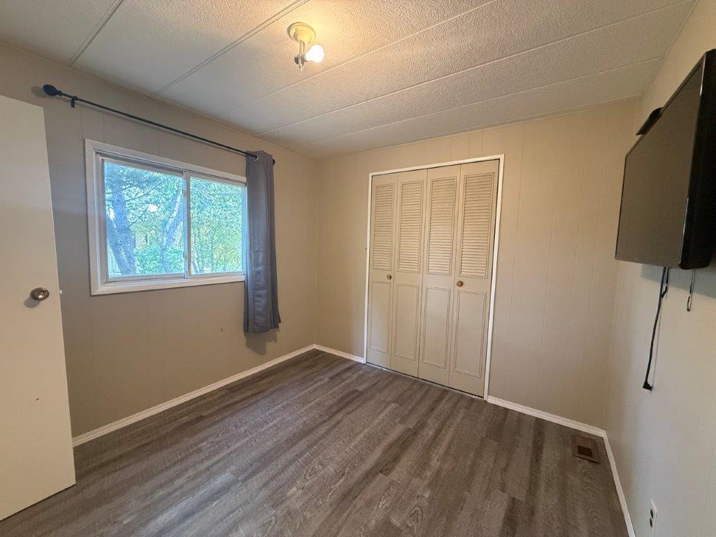 318 6th Ave. SW, Eston- L202656
