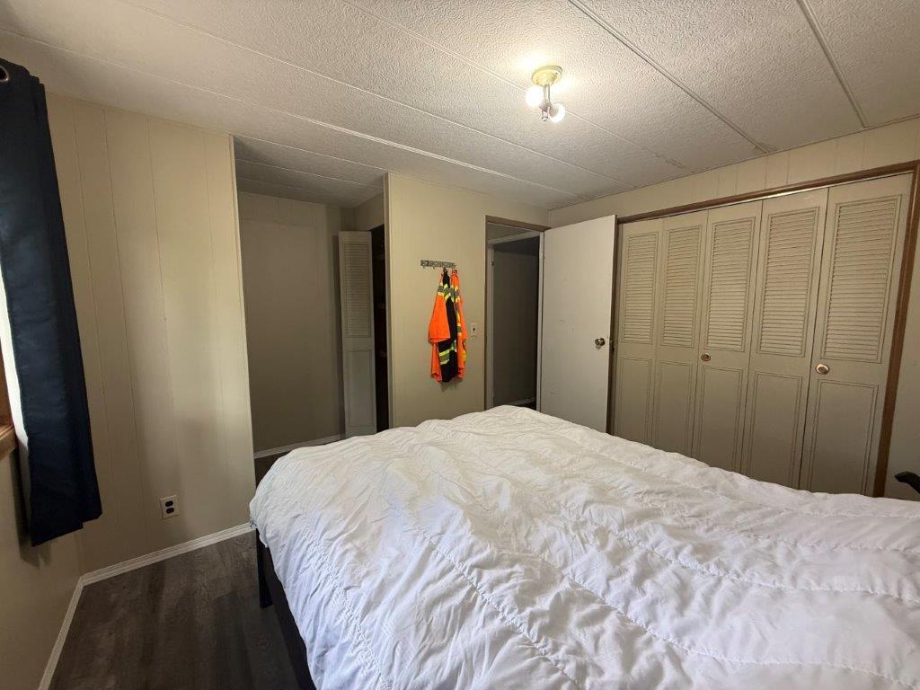 318 6th Ave. SW, Eston- L202656