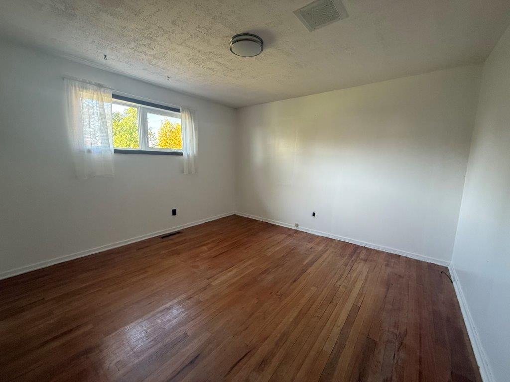 27 206 1st Ave. East, Eatonia- L202662