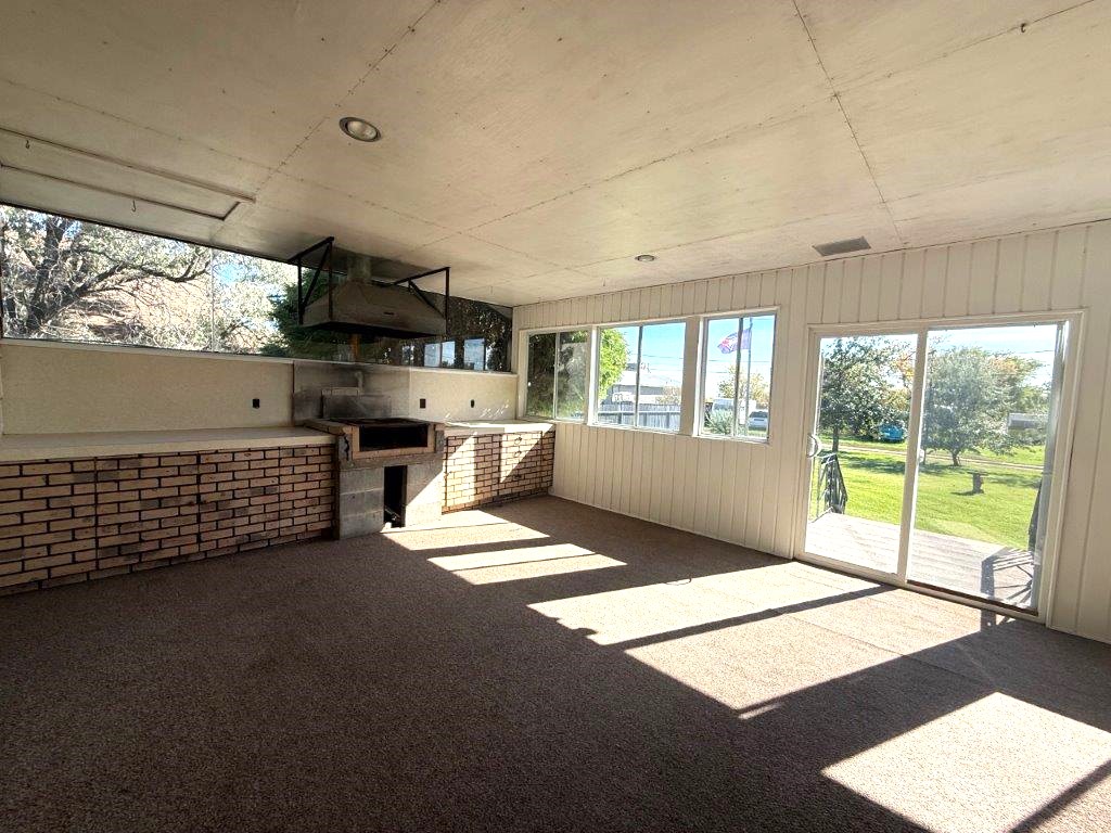 29 206 1st Ave. East, Eatonia- L202662