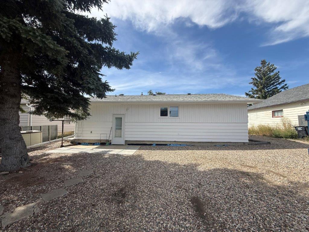 607 5th Street West, Eston- L202655
