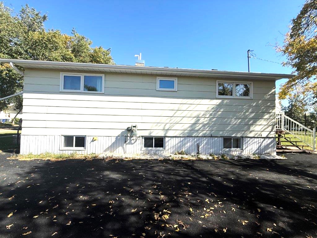 3 206 1st Ave. East, Eatonia- L202662