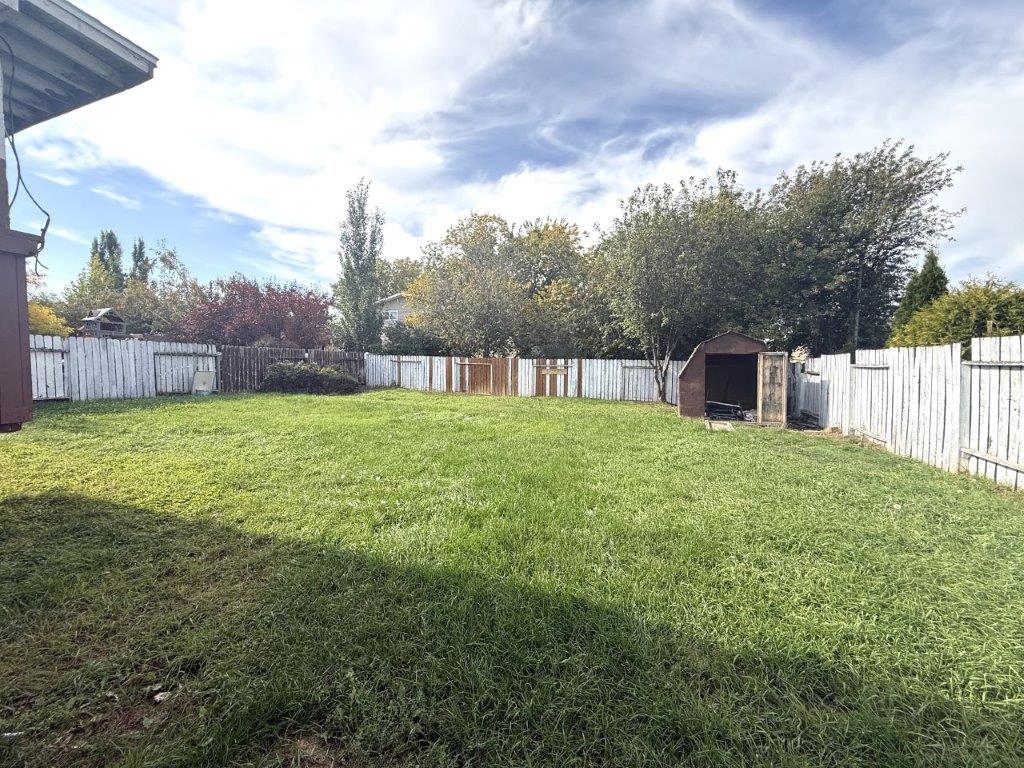 3 16 Thomson Drive- L202665
