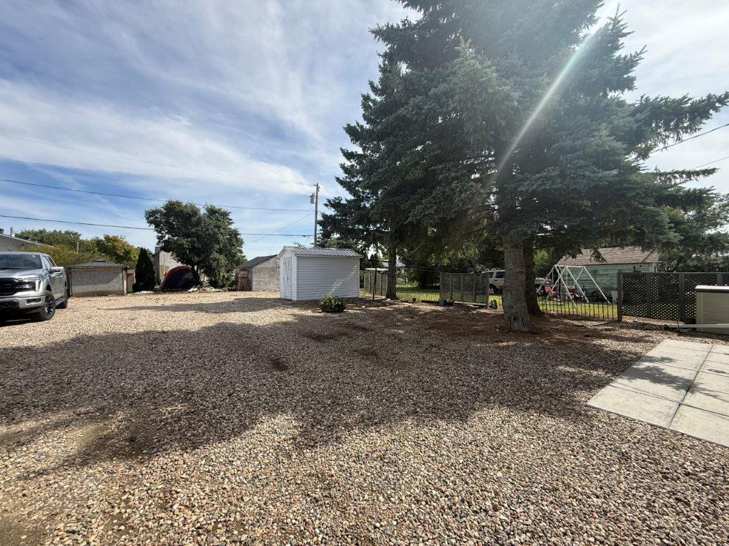 607 5th Street West, Eston- L202655