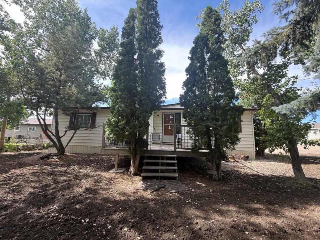 318 6th Ave. SW, Eston- L202656