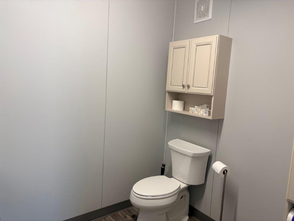 BUILDING FOR LEASE! 123 2nd Ave., Dodsland-L202659