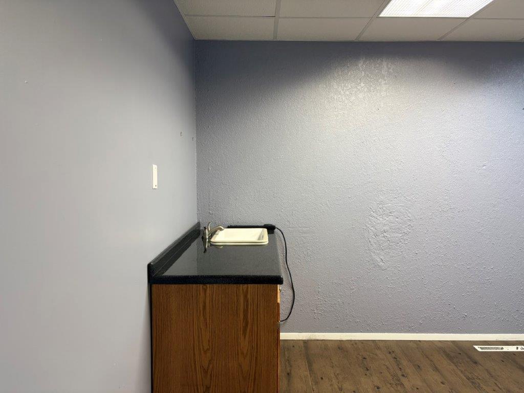 9 BUILDING FOR LEASE-509 Main Street, Kindersley -L202658