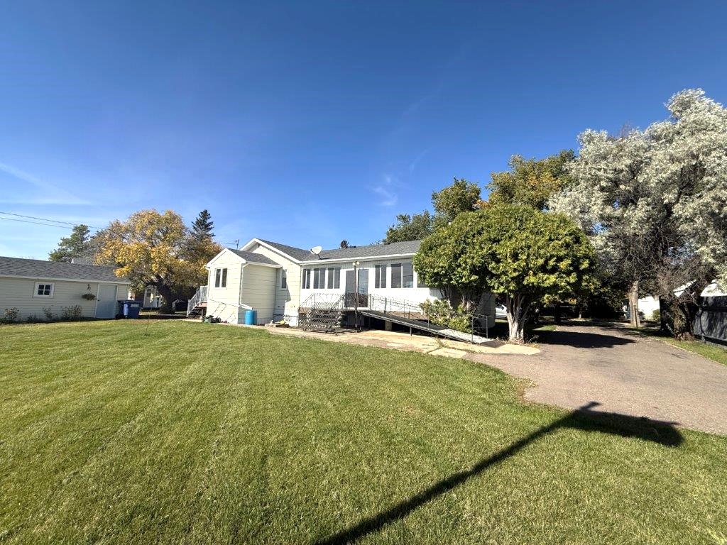 9 206 1st Ave. East, Eatonia- L202662