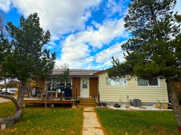 201 1st Ave. East, Eatonia- L202672