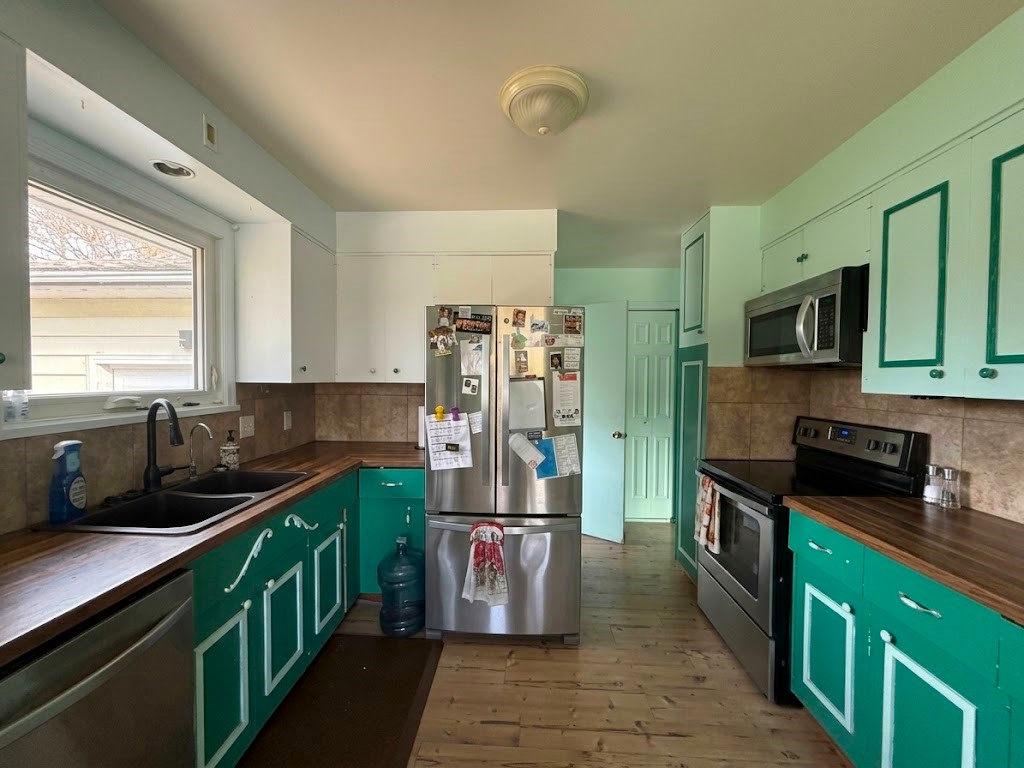 11 201 1st Ave. East, Eatonia- L202672