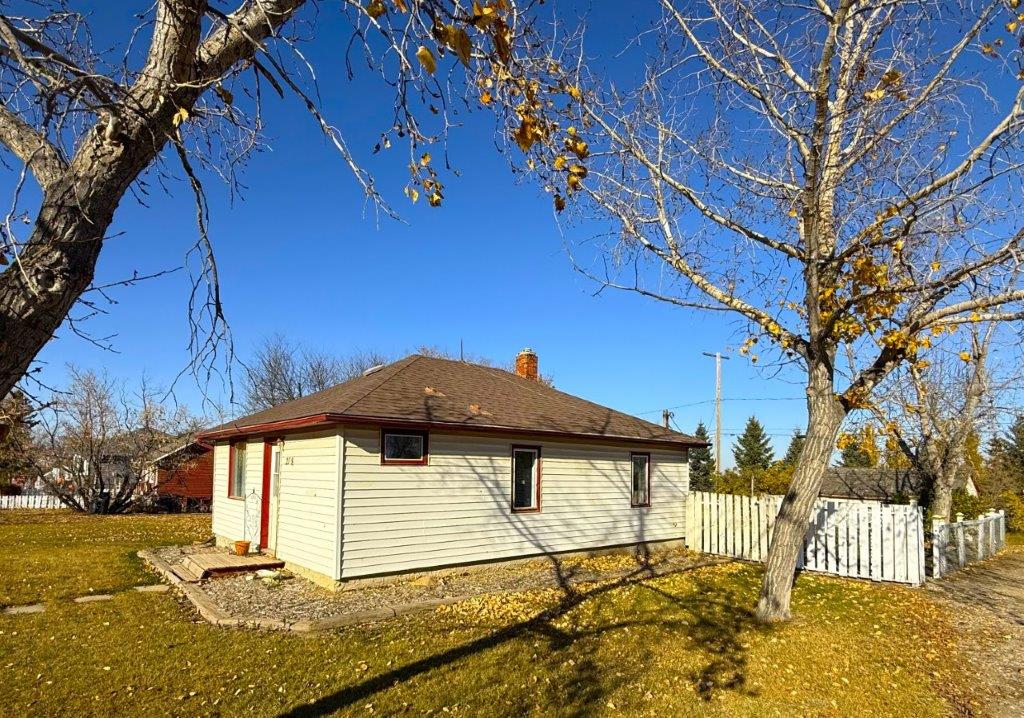 218 Atlantic Ave., Kerrobert-L202674